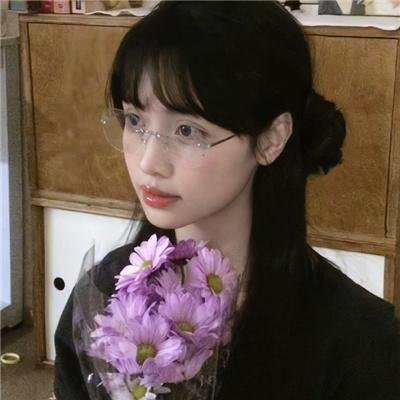 女大学生